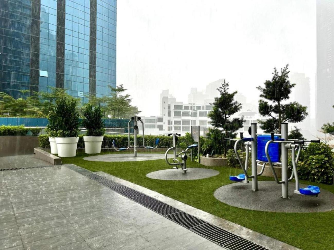קואלה לומפור The Manor Klcc Serviced Apartment מראה חיצוני תמונה